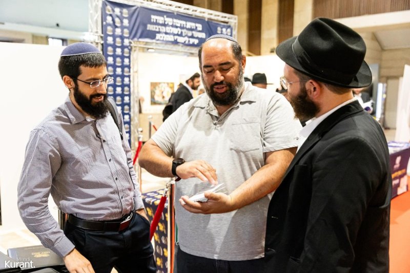 מענדי קורנט