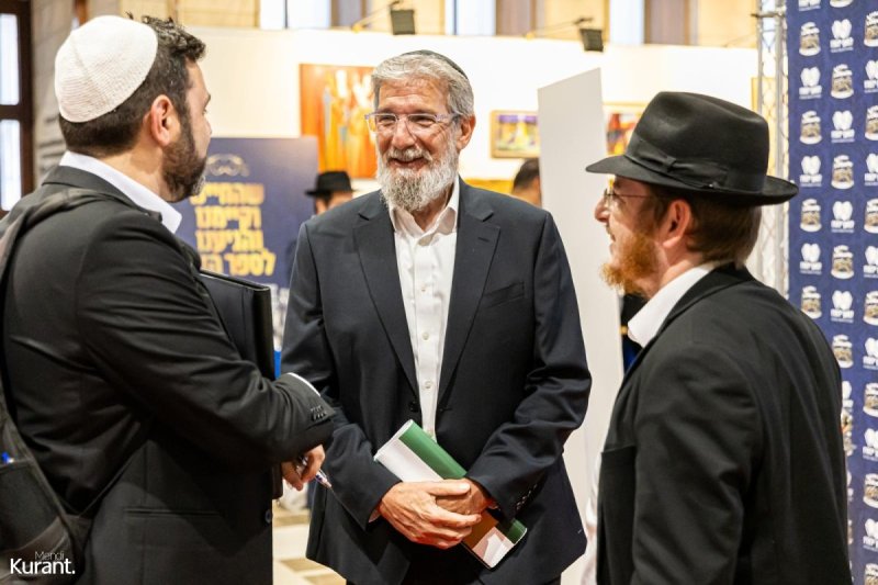 מענדי קורנט