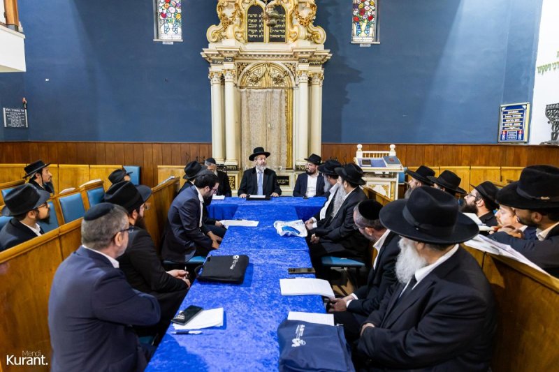 מענדי קורנט