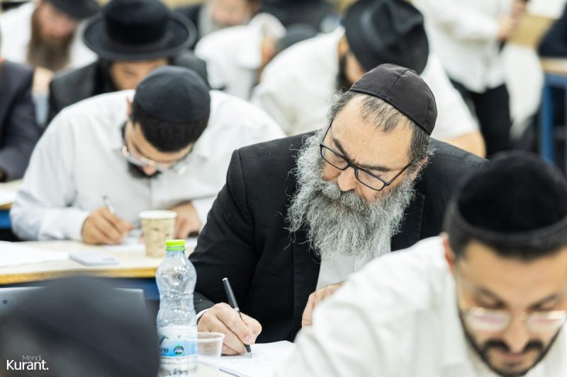 מענדי קורנט