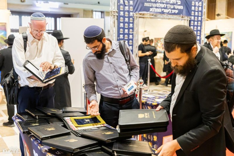 מענדי קורנט