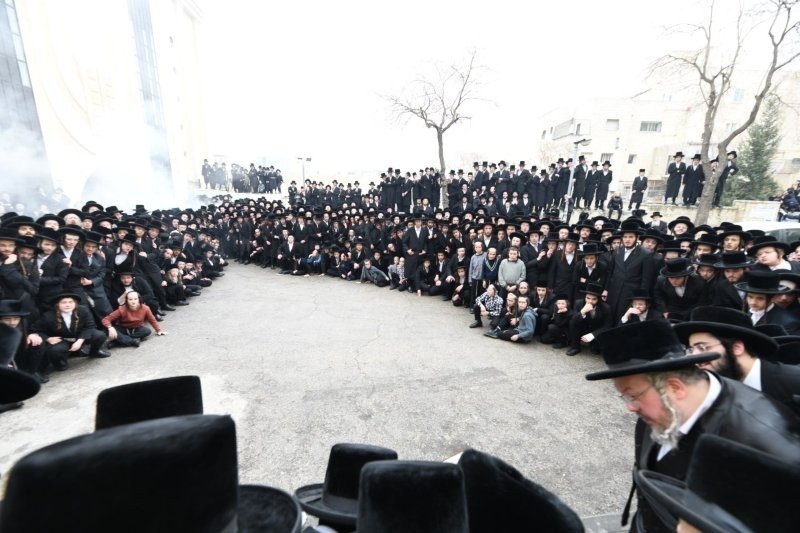 אנשיל בעק וא.מ.ש