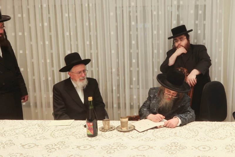 משה קאהן ומ.א. נוימן