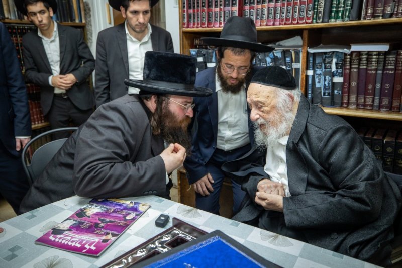 באדיבות המצלם