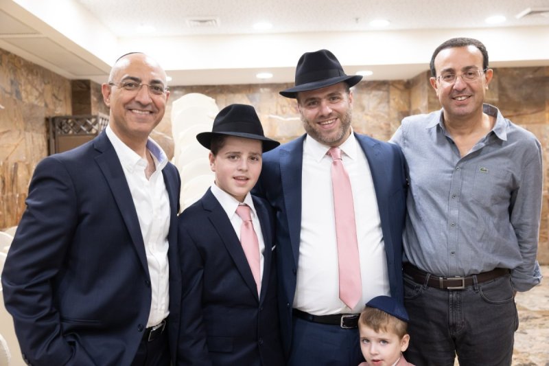 באדיבות המצלם