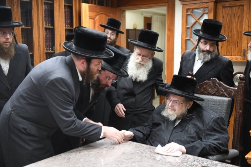 אנשיל בעק