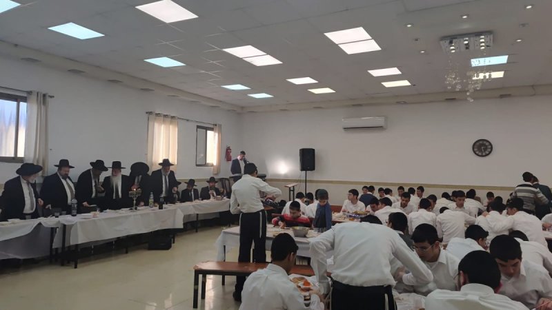 באדיבות המצלם