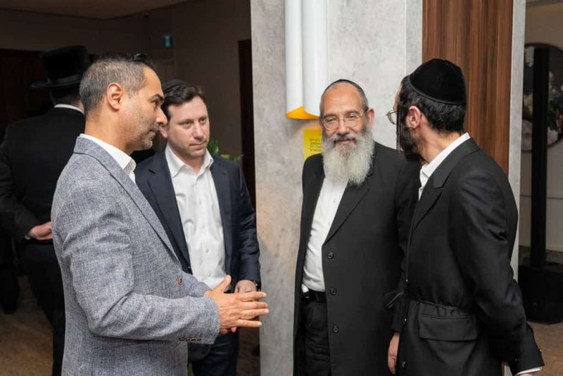 באדיבות המצלם