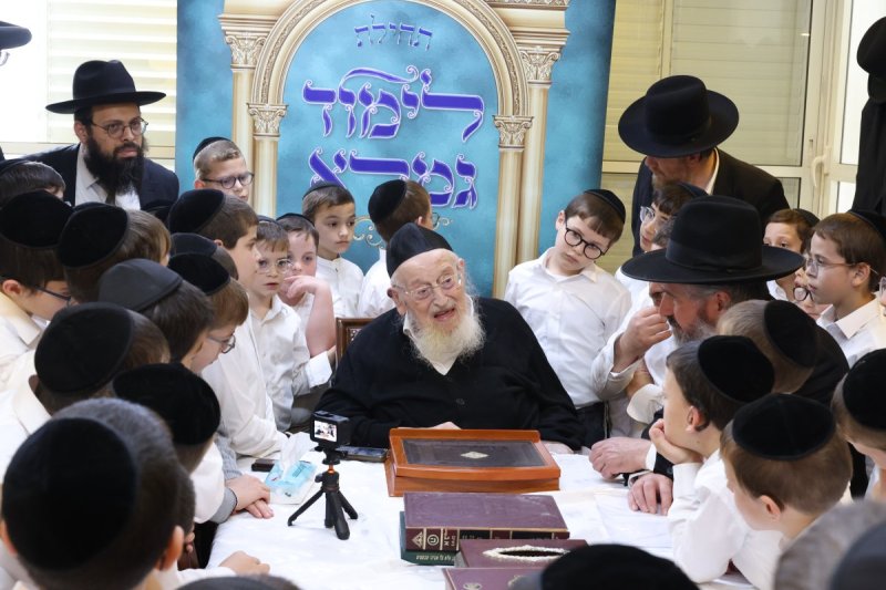 באדיבות המצלם
