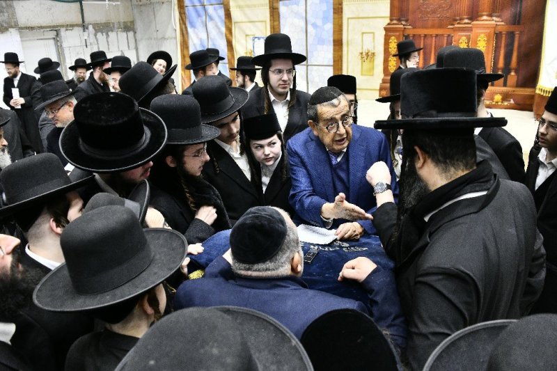 באדיבות המצלם