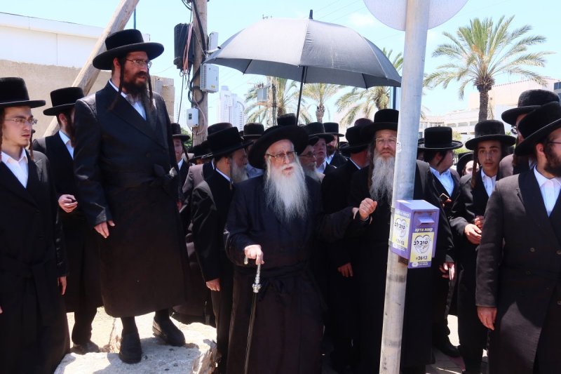 באדיבות המצלם