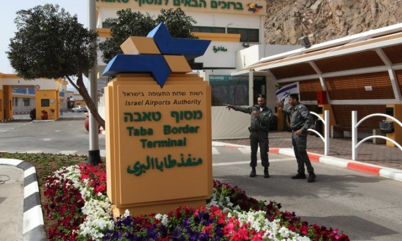 נעצר בטאבה לאחר שהוציא טלית ותפילין