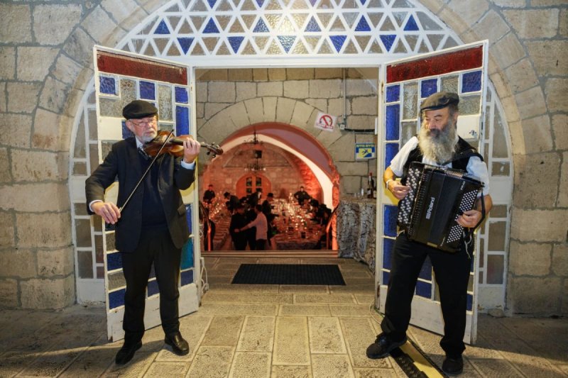 באדיבות המצלם