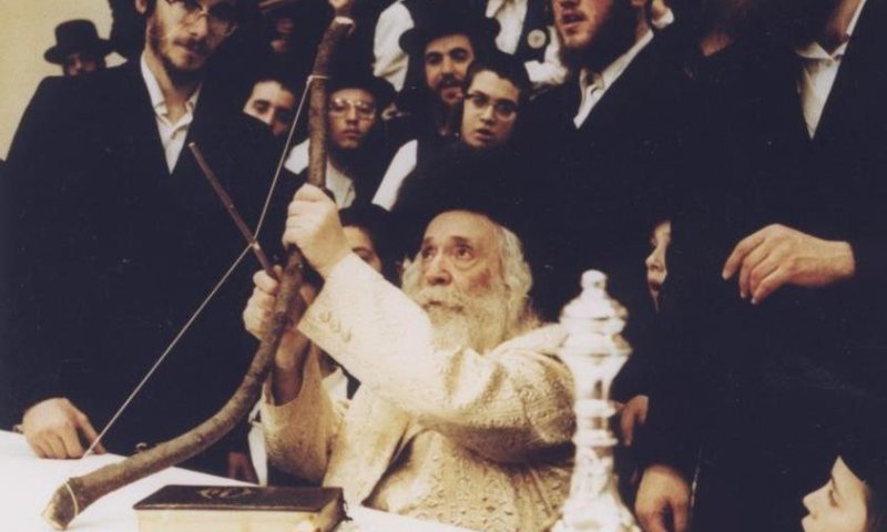 הרבי הקדוש: "רשב"י אוהב ושמח ומברך כל איש מישראל"