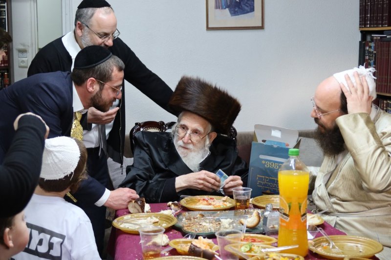 באדיבות המצלם