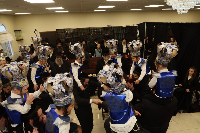 באדיבות המצלם