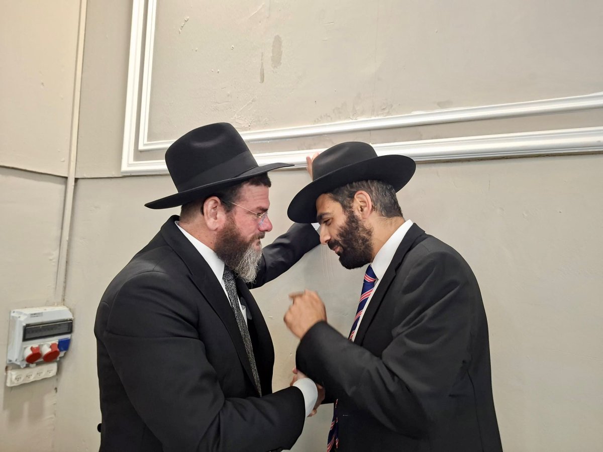 באדיבות המצלם