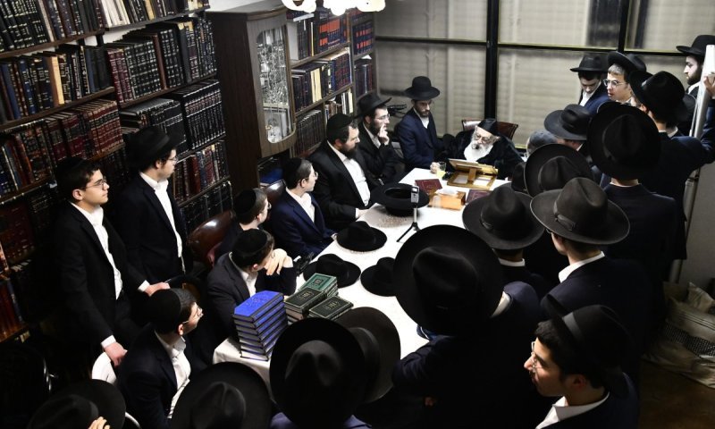 בליל תענית אסתר: הגאון הישיש מסר שיעור ביארצייט של אביו