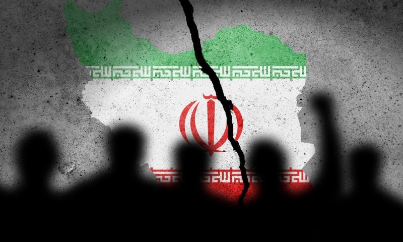 איראן בוערת והאליטה מנותקת: ילדי בכירי המשטר ממשיכים לחיות חיי פאר