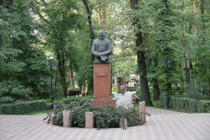 מרדכי לובעצקי