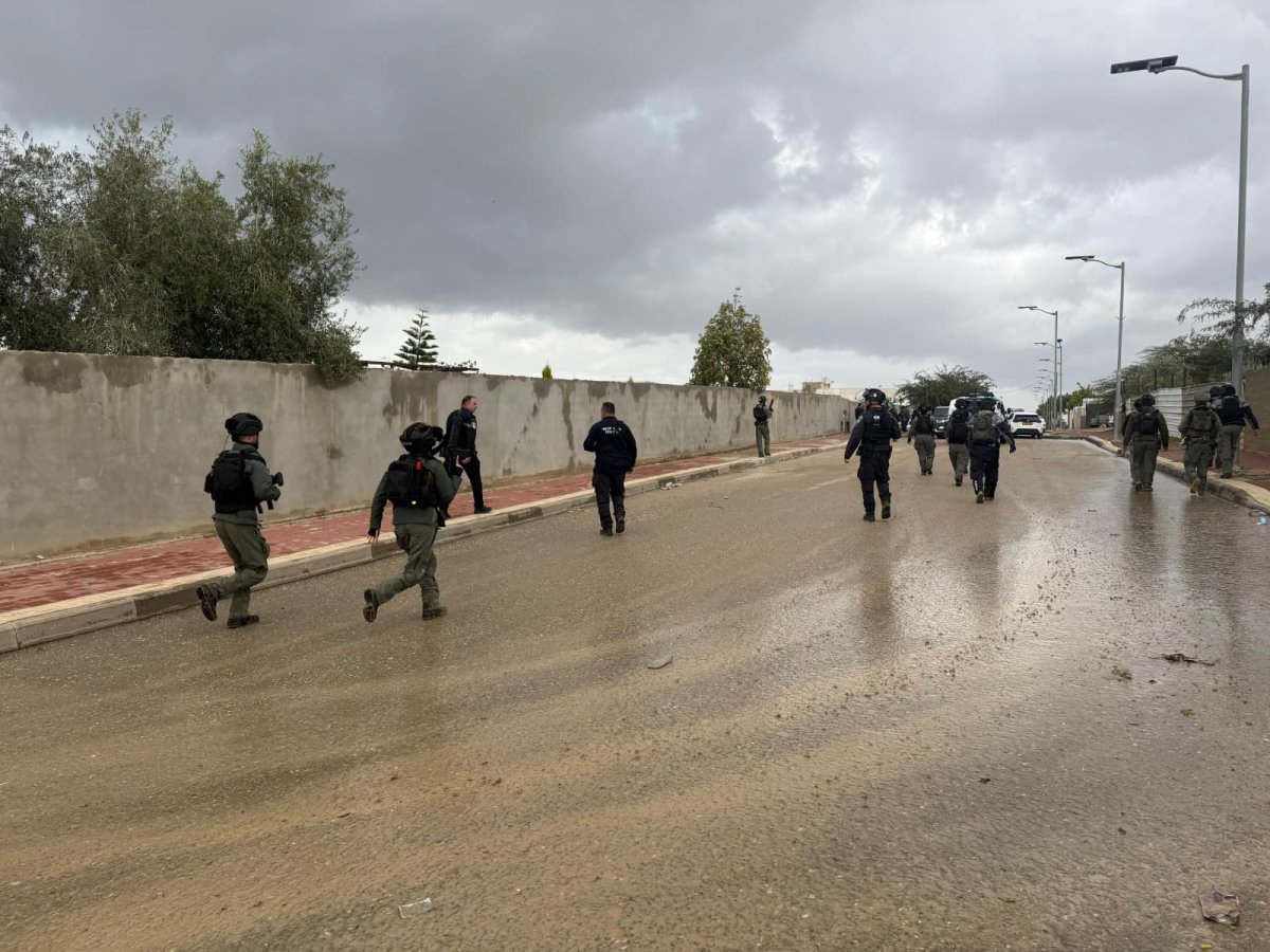 באדיבות המצלם