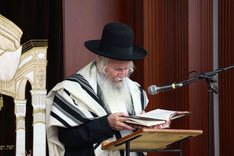 באדיבות המצלם