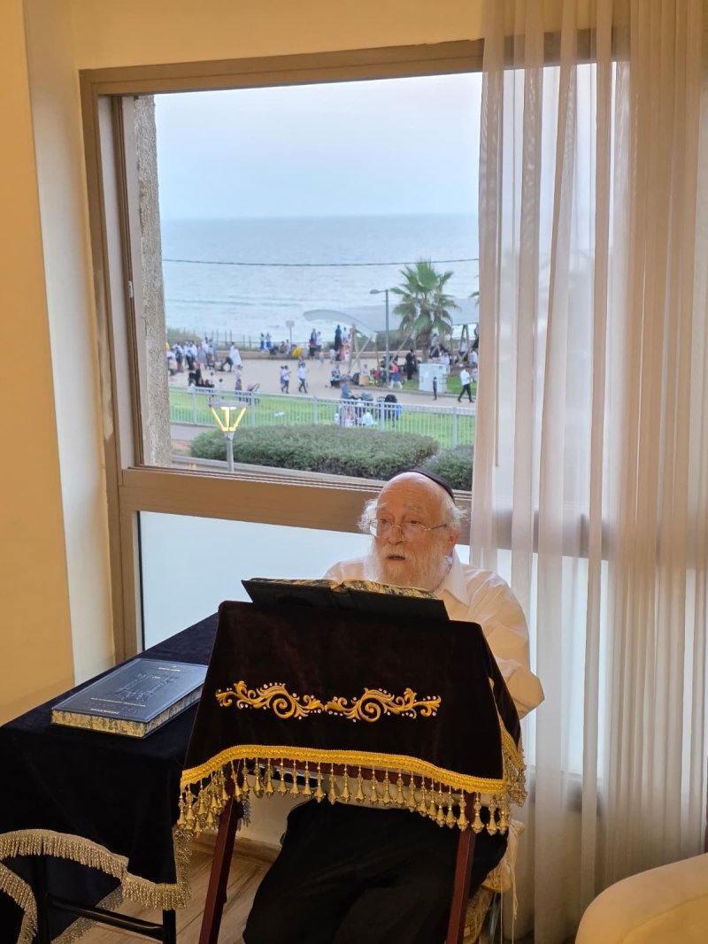 באדיבות המצלם