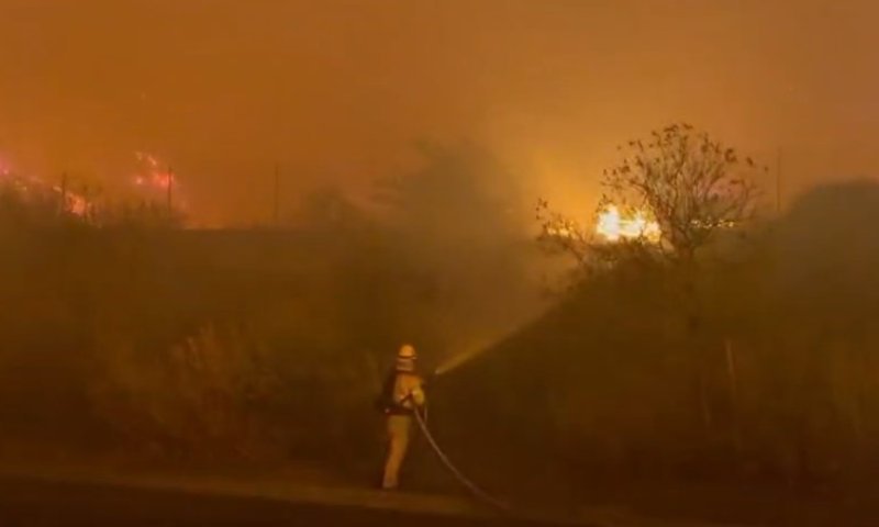 נעצר בכרתים: ישראלי הדליק מנגל בזמן התרעת שריפות וגרם לדלקה