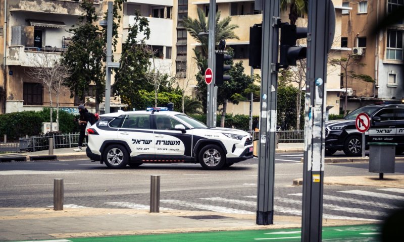 כאוס במשטרה: רכז מודיעין נעצר בחשד לשוחד והפרת אמונים
