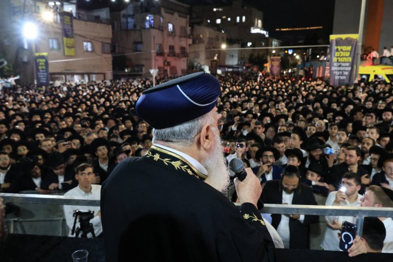 אריאל סר