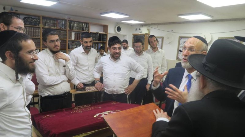 באדיבות המצלם