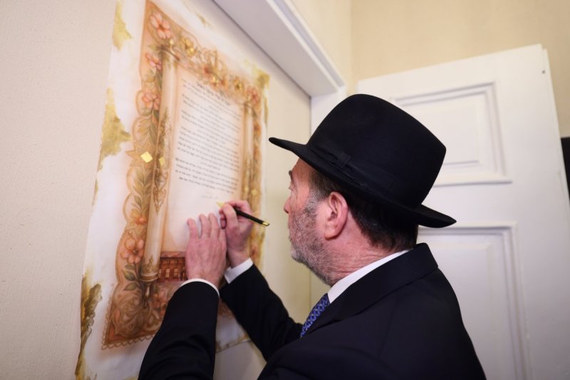 באדיבות המצלם