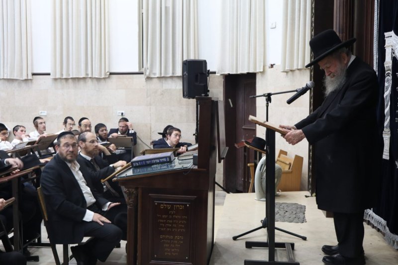 באדיבות המצלם