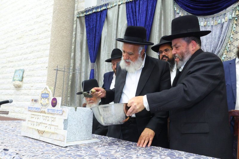 באדיבות המצלם