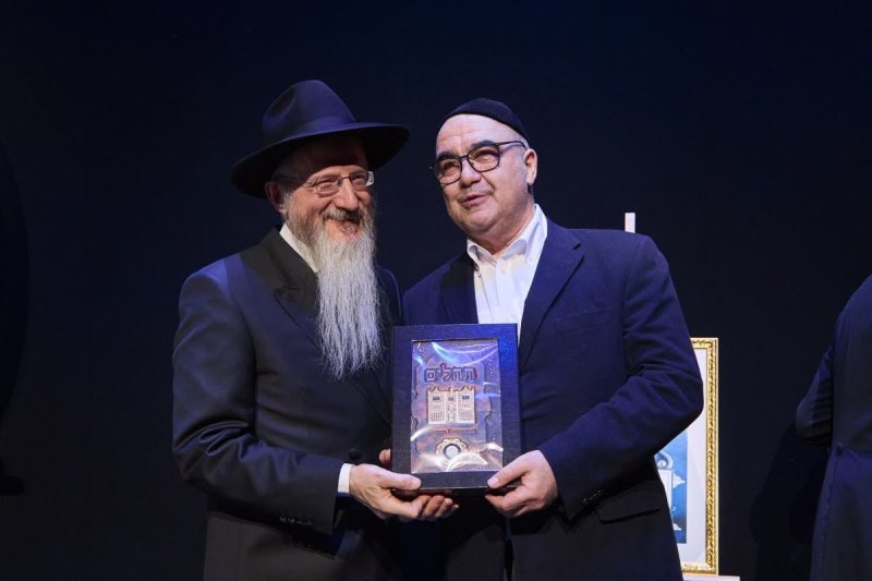 דמיטרי לובאייב