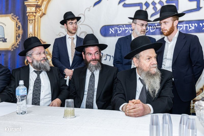 מענדי קורנט