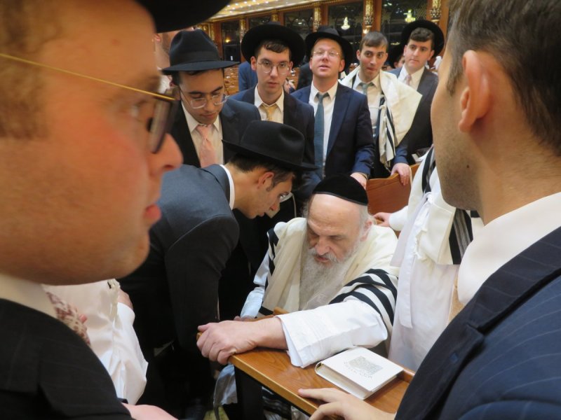 באדיבות המצלם