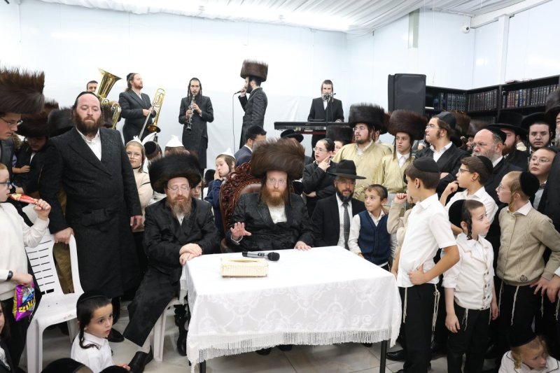 באדיבות המצלם