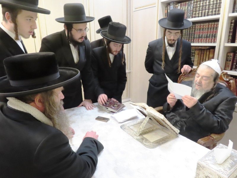 באדיבות המצלם