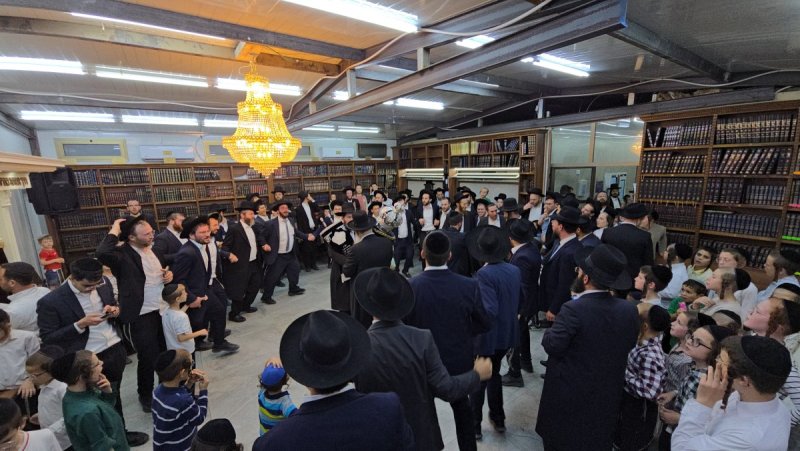 באדיבות המצלם