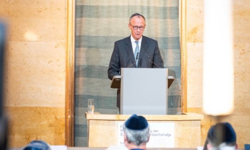 "טיהור אתני": עימות חסר תקדים בפרלמנט הגרמני וביטול השיחה עם טראמפ