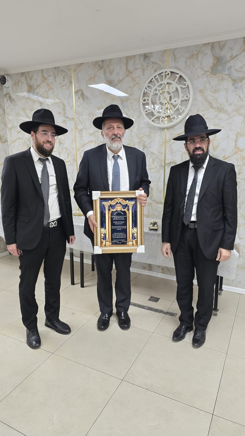 באדיבות המצלם