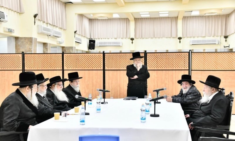 השליח המיוחד ששיגר האדמו"ר מוויז'ניץ לרבי מגור - וההכרעה מאחורי הקול קורא