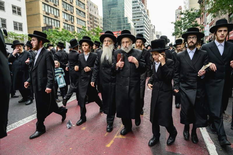 האחים לאנטשעווסקי, אברומי בלום, ד. ה. כרם, אייזיק. י, Clear shot