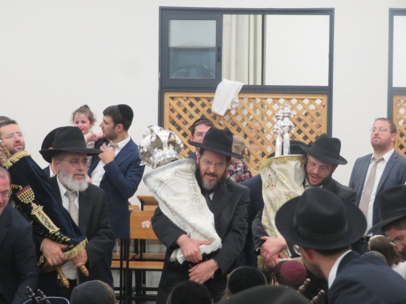 באדיבות המצלם