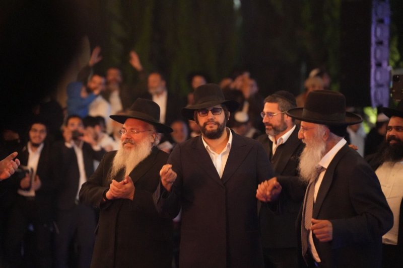 באדיבות המצלם