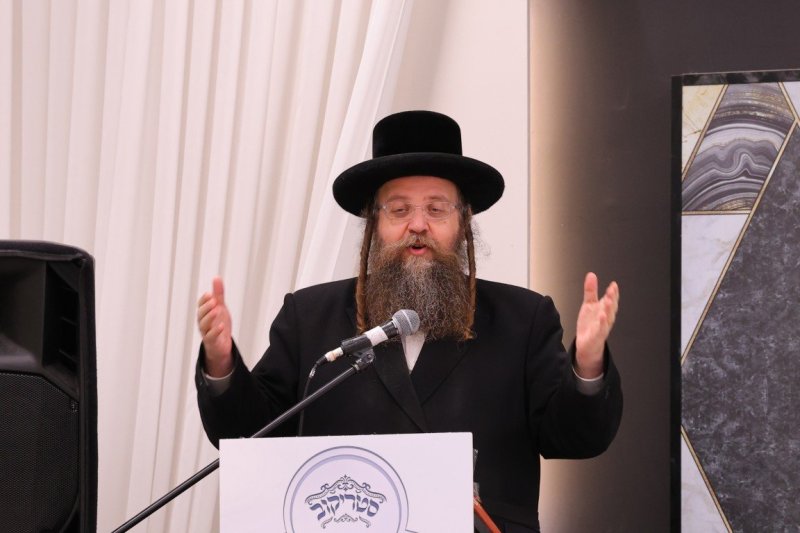 צ. י.