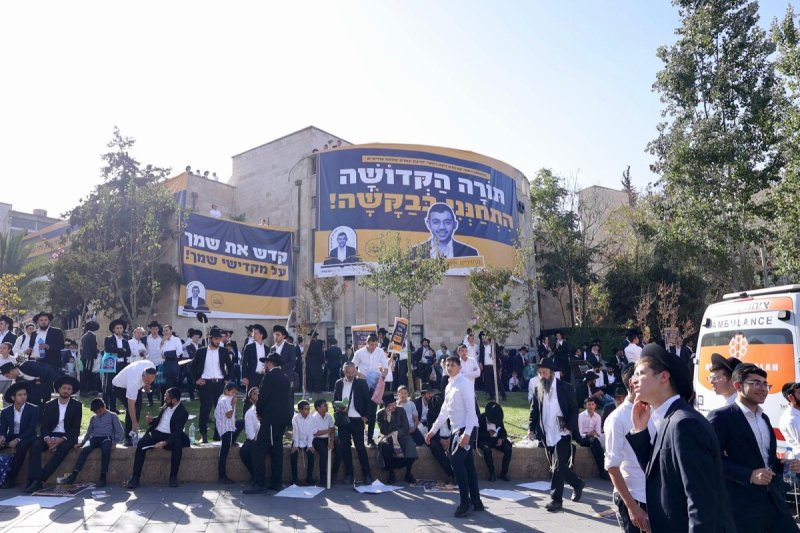 דניאל נפוסי ודוד מנדלסון