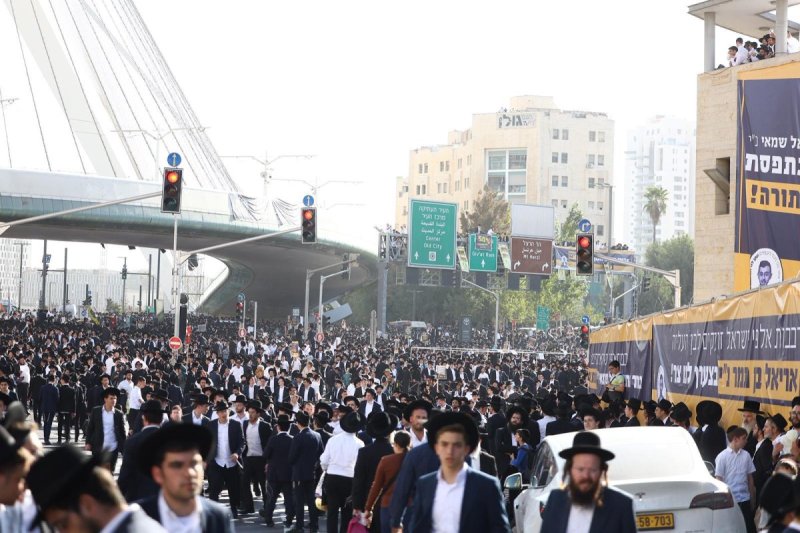 דניאל נפוסי ודוד מנדלסון