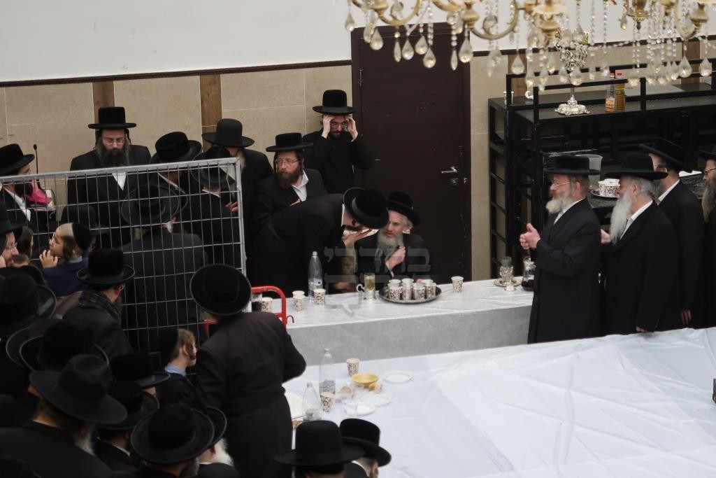 באדיבות המצלם